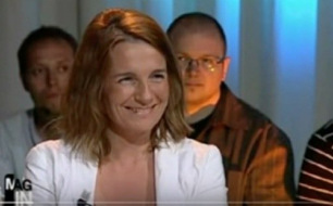 Emission télévisée où Marina Blanchart présente la thérapie brève aux jeunes