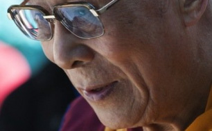 A propos de Dalai-Lama et de thérapie  par le Dr Edward Storms