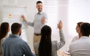 Formation en thérapie brève systémique à Paris : combien d’années y consacrer ?