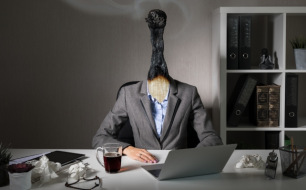 Coaching systémique pour prévenir le burn-out en entreprise : une approche concrète pour accompagner la souffrance au travail