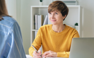 Approche systémique et stratégique : pour quels profils professionnels est-elle la plus pertinente ?