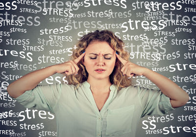 Femme submergée par son stress