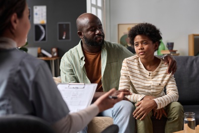 Virages vous explique comment l'approche systémique peut vous aider à accompagner les familles