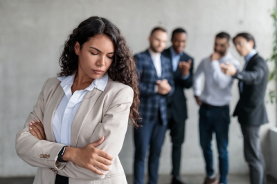 Femme harcelée au travail