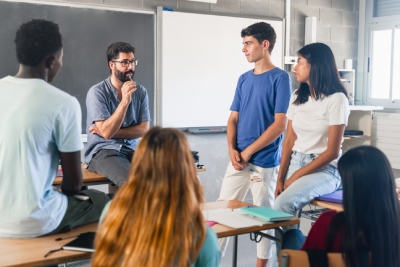 Educateurs avec des enfants
